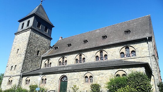Katholische Gemeinde Maria Hilf, Neuenhain
